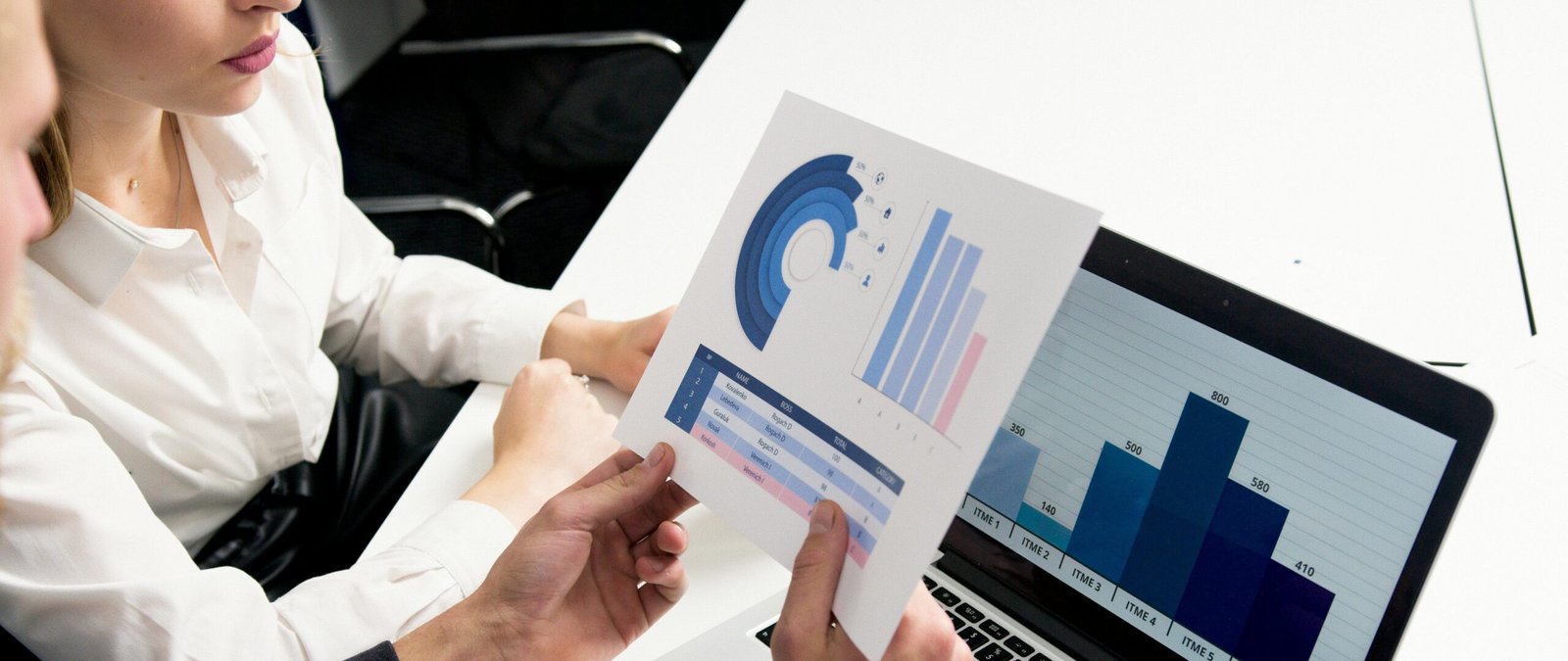 Market strategy consulting with data analysis and business insights